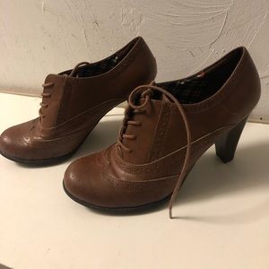 American Eagle Oxford Heels